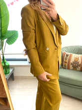 Carregar imagem no visualizador da galeria, Blazer mostarda Morgan