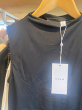 Carregar imagem no visualizador da galeria, Top meia gola preto Vileoa