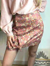 Carregar imagem no visualizador da galeria, Saia bombazina florzinhas