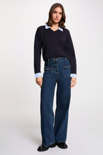Carregar imagem no visualizador da galeria, Camisola azul marinho com colarinhos MORGAN