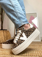 Carregar imagem no visualizador da galeria, Ténis leopardo plataforma Victoria