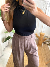 Carregar imagem no visualizador da galeria, Top meia gola preto Vileoa