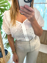 Carregar imagem no visualizador da galeria, Blusa manga balão bordado inglês Naf Naf