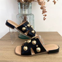 Carregar imagem no visualizador da galeria, Chinelo Cubanas preto tachas
