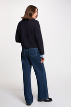 Carregar imagem no visualizador da galeria, Camisola azul marinho com colarinhos MORGAN