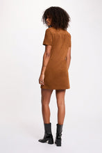 Carregar imagem no visualizador da galeria, Vestido Morgan pele de pêssego camel