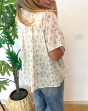 Carregar imagem no visualizador da galeria, Camisa estampa fine flower
