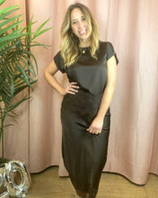 Carregar imagem no visualizador da galeria, Saia acetinada com renda castanho Viellette