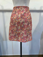 Carregar imagem no visualizador da galeria, Saia bombazina florzinhas