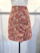 Carregar imagem no visualizador da galeria, Saia bombazina florzinhas
