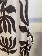 Carregar imagem no visualizador da galeria, Vestido comprido malha fria estampa túlipas