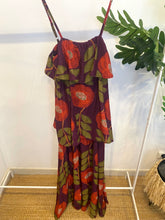 Carregar imagem no visualizador da galeria, Vestido papoilas com folhos largos

