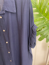 Carregar imagem no visualizador da galeria, Vestido camisa liso estampado com bolso azul marinho
