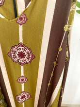 Carregar imagem no visualizador da galeria, Vestido comprido malha fria verde azeitona
