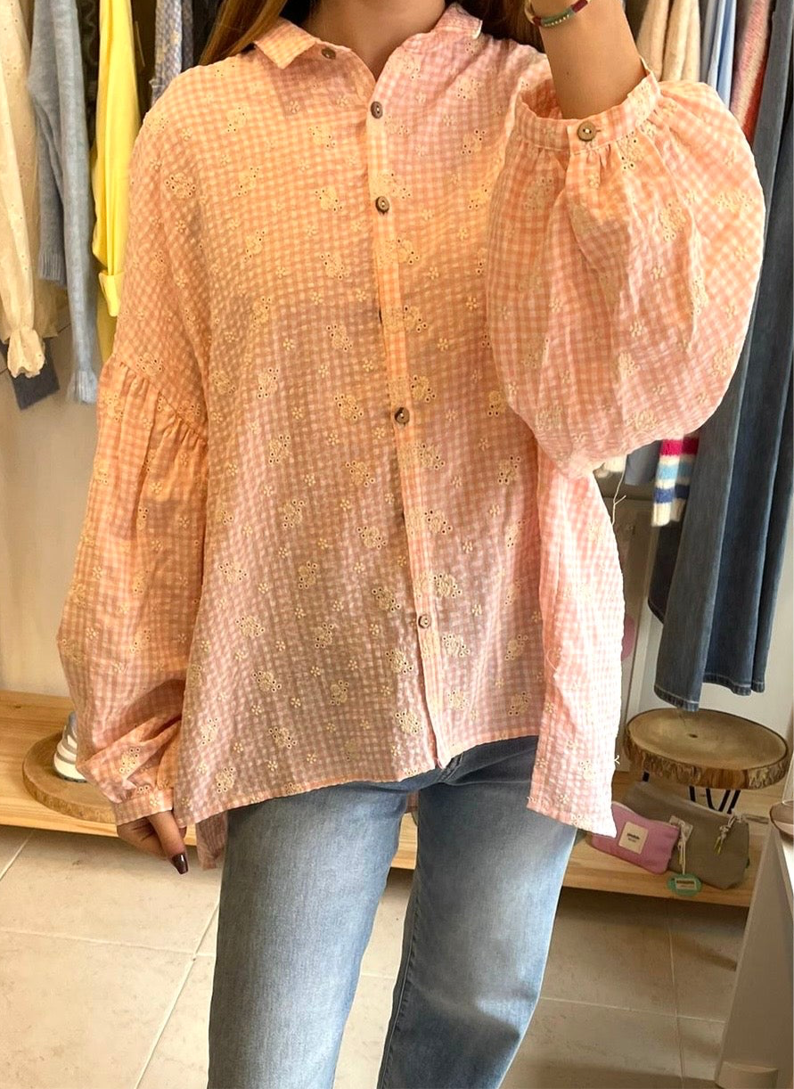 Camisa oversize bordados rosa