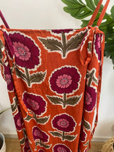 Carregar imagem no visualizador da galeria, Vestido fluído flores grandes laranja
