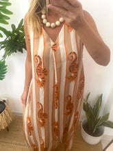 Carregar imagem no visualizador da galeria, Vestido cavalo marinho laranja
