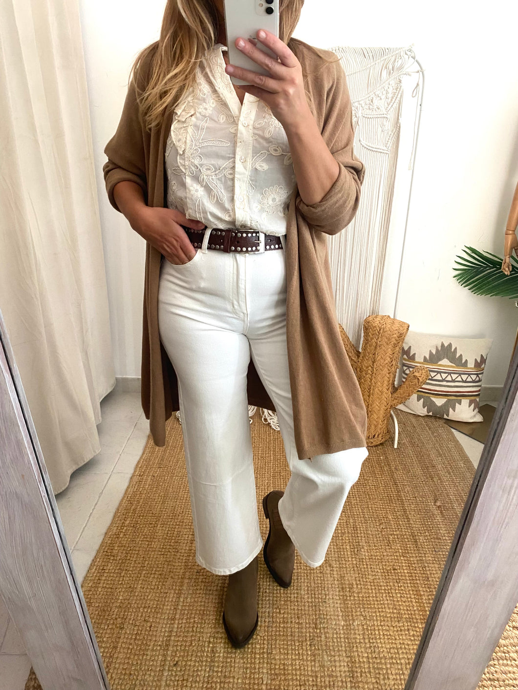 Casaco de malha oversize com estrela costas camel