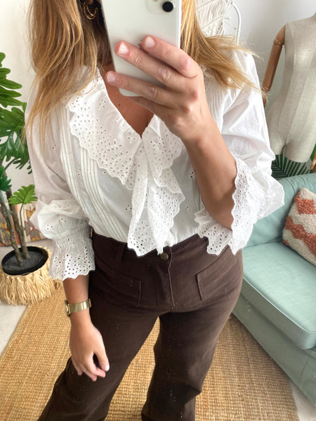 Camisa branca folhos