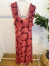 Carregar imagem no visualizador da galeria, Vestido alças franzida padrão folhas
