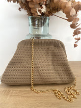 Carregar imagem no visualizador da galeria, Clutch malha lisa kaki
