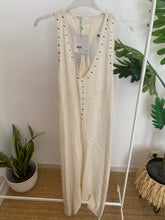 Carregar imagem no visualizador da galeria, Vestido linho com tachas cru
