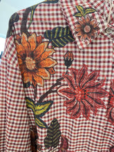 Carregar imagem no visualizador da galeria, Camisa quadrados e flores Bordeaux
