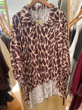 Carregar imagem no visualizador da galeria, Camisa túnica oversize padrão leopardo Smf

