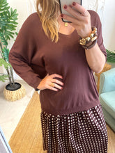 Carregar imagem no visualizador da galeria, Camisola de malha fina oversize marrom
