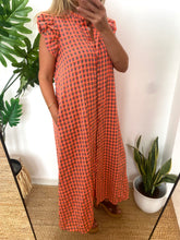 Carregar imagem no visualizador da galeria, Vestido vichy folho manga laranja e beje

