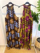 Carregar imagem no visualizador da galeria, Vestido halter padrão flores
