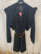 Carregar imagem no visualizador da galeria, Vestido bombazina folhos c/cinto preto
