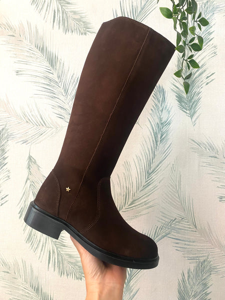 Bota cano alto castanho Cubanas