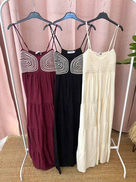 Vestido comprido peito bordado