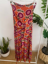 Carregar imagem no visualizador da galeria, Vestido laçada flores grandes laranja
