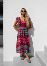Carregar imagem no visualizador da galeria, Vestido vintage com folho palmeiras Bordeaux
