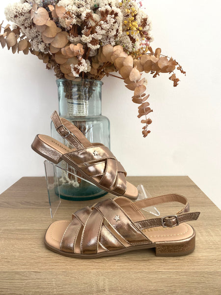 Sandália Sílvia cobre Cubanas