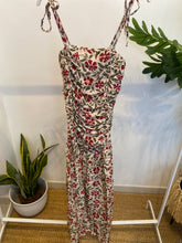 Carregar imagem no visualizador da galeria, Vestido Salamanca estampa floral branco
