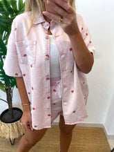 Carregar imagem no visualizador da galeria, Conjunto camisa e calções morangos 🍓
