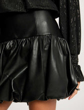 Carregar imagem no visualizador da galeria, Saia ecopele balão Morgan
