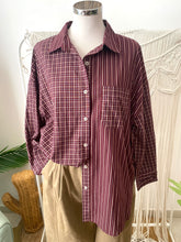 Carregar imagem no visualizador da galeria, Camisa oversize riscas bordeaux
