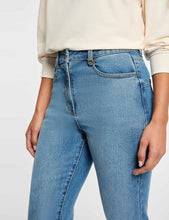 Carregar imagem no visualizador da galeria, Calças de ganga bootcut MORGAN

