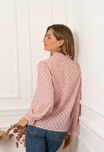 Carregar imagem no visualizador da galeria, Camisa relevo rosa
