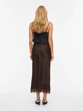 Carregar imagem no visualizador da galeria, Saia acetinada com renda castanho Viellette
