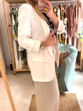 Carregar imagem no visualizador da galeria, Blazer comprido branco

