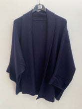 Carregar imagem no visualizador da galeria, Kimono de malha marinho
