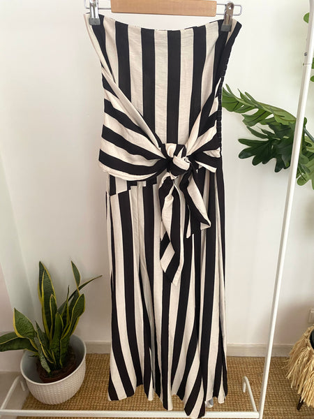Vestido laçada riscas preto e branco
