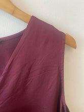 Carregar imagem no visualizador da galeria, Blusa alça larga acetinada Bordeaux
