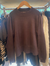 Carregar imagem no visualizador da galeria, Camisola Viril turtle castanho Vila
