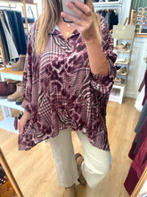 Carregar imagem no visualizador da galeria, Camisa túnica oversize padrão bordeaux Smf
